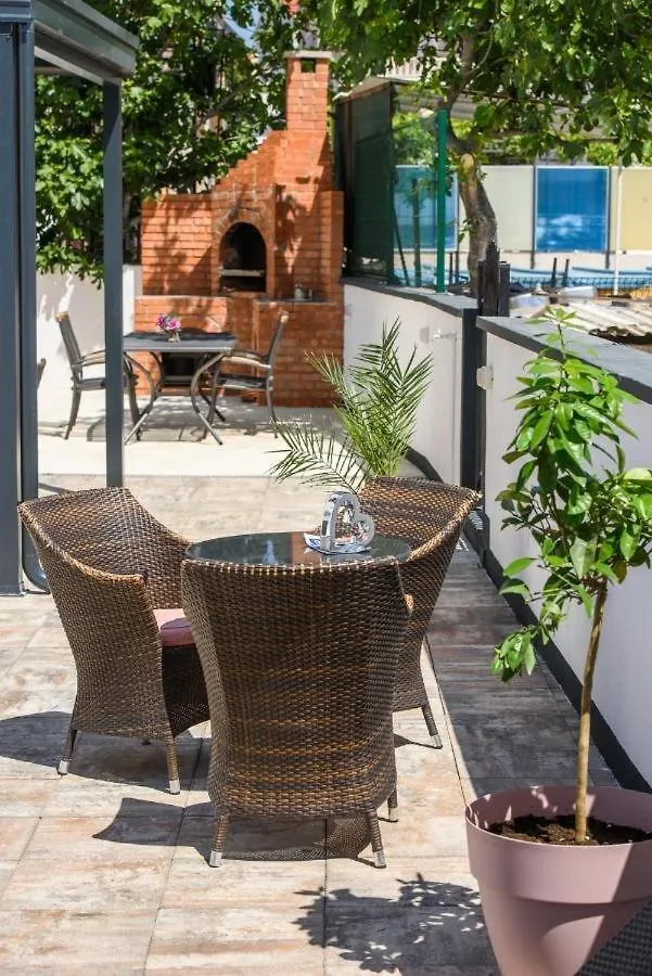 Apartment In Okrug Gornji With Sea View, Balcony, Air Conditioning, Wifi 5134-3 Trogir